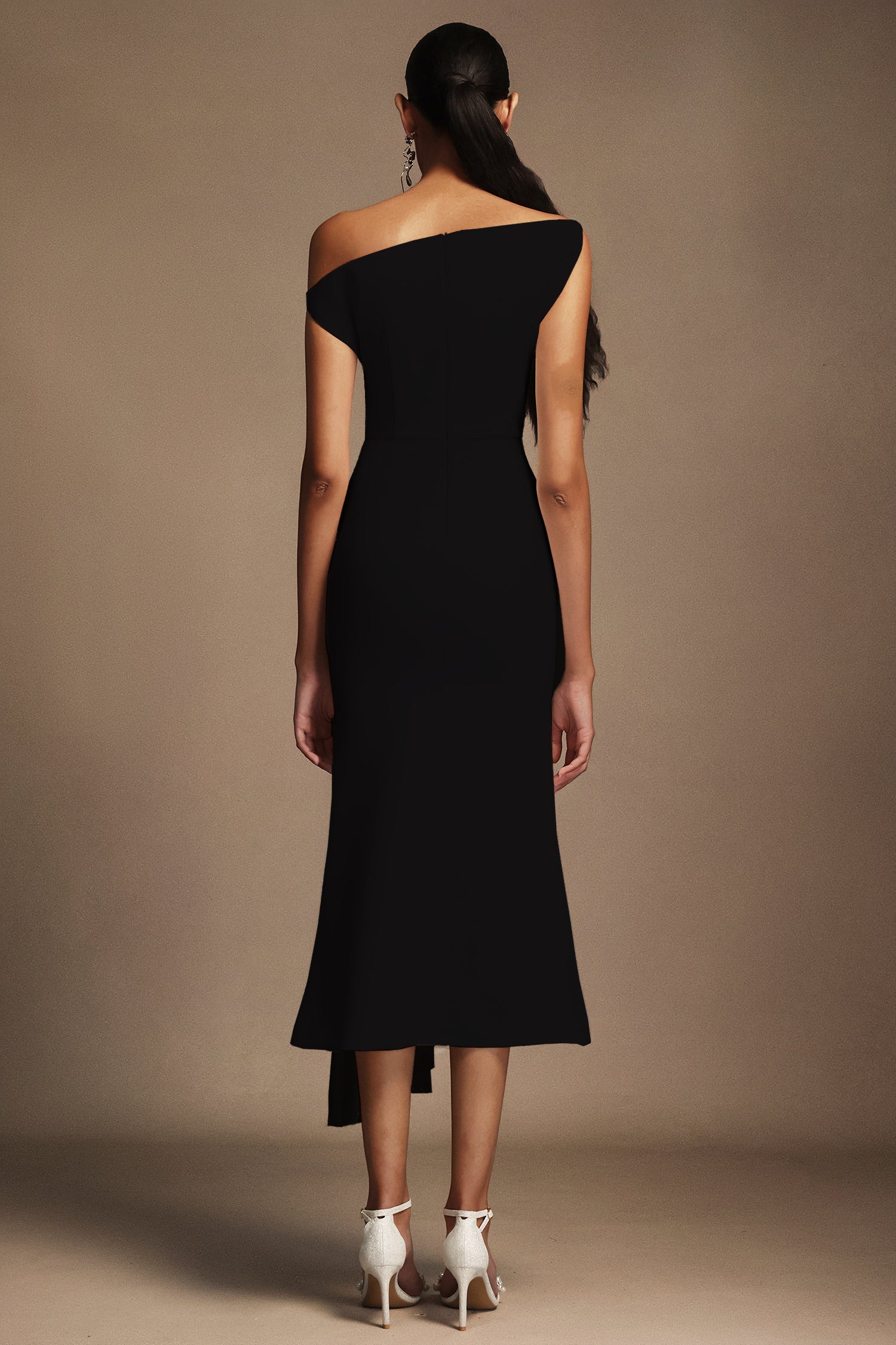 Juny Oblique Shoulder Sleeveless Folds Midi Dress