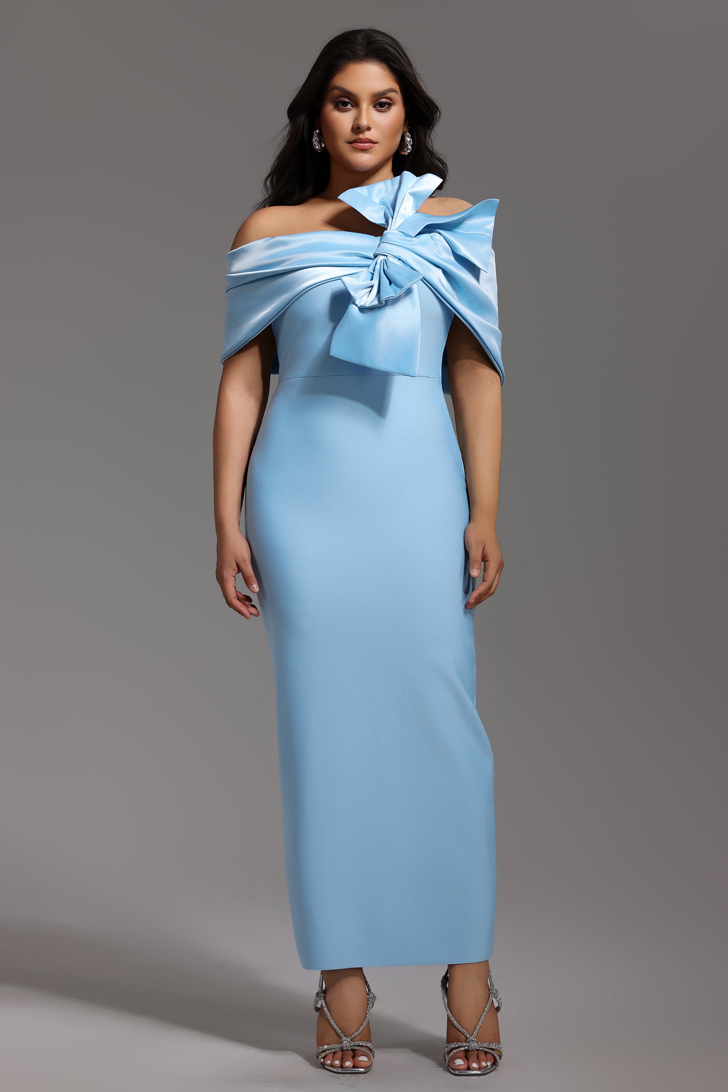 Uara Off-The-Shoulder Bow Bandage Maxi Dress	