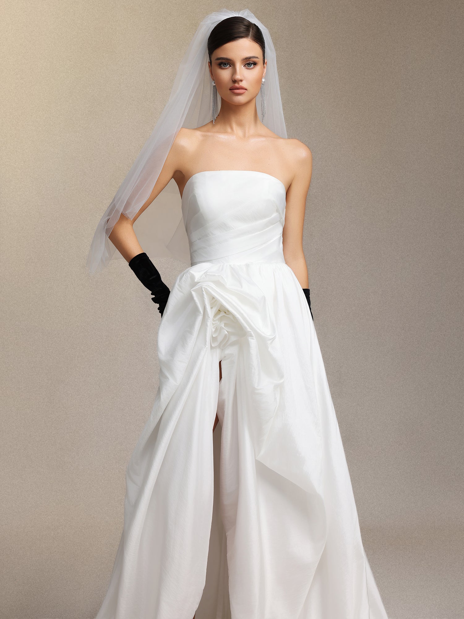 Huresa Strapless veilblack gloves short front and long back maxi wedding dress	