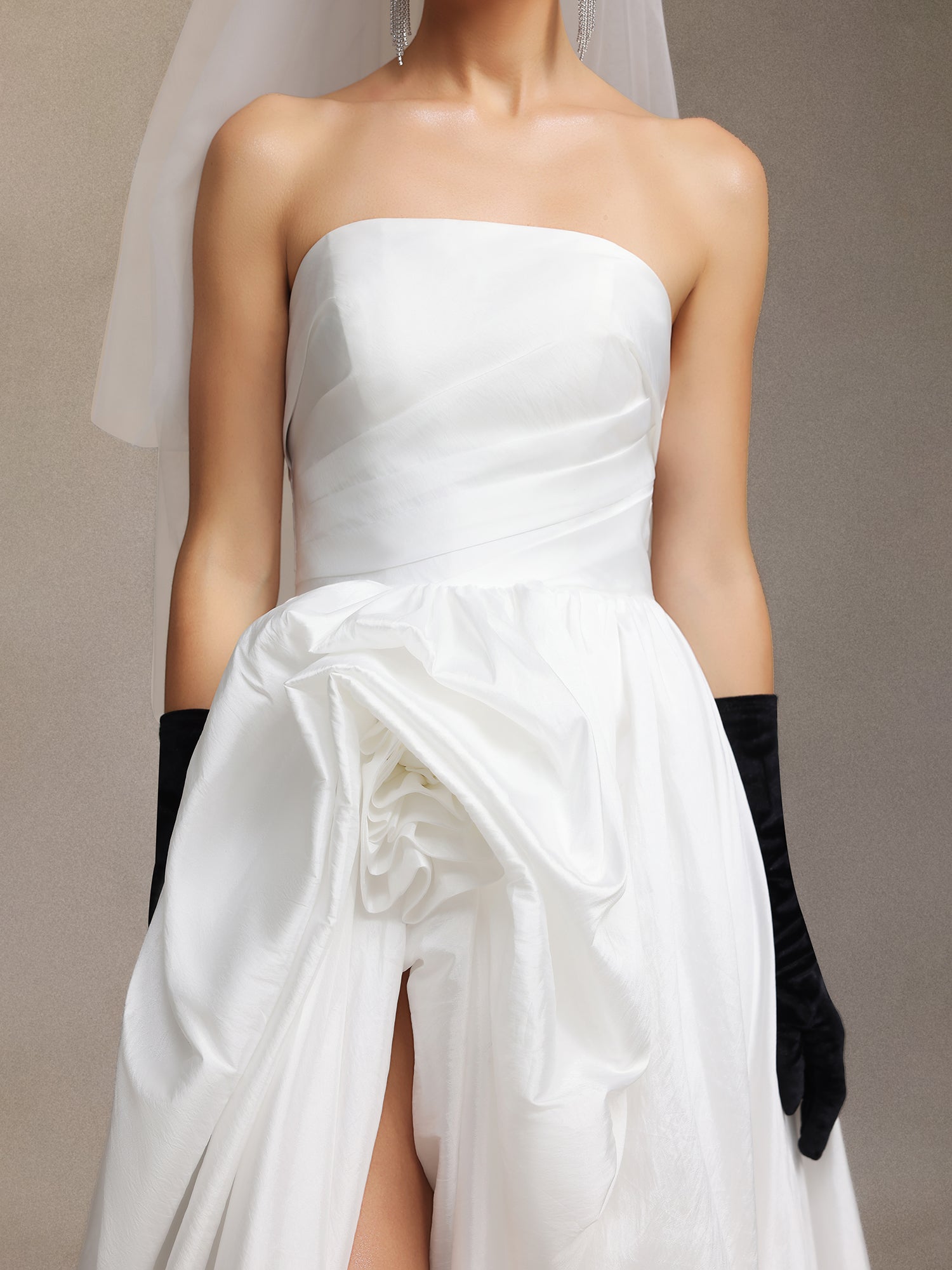 Huresa Strapless veilblack gloves short front and long back maxi wedding dress	