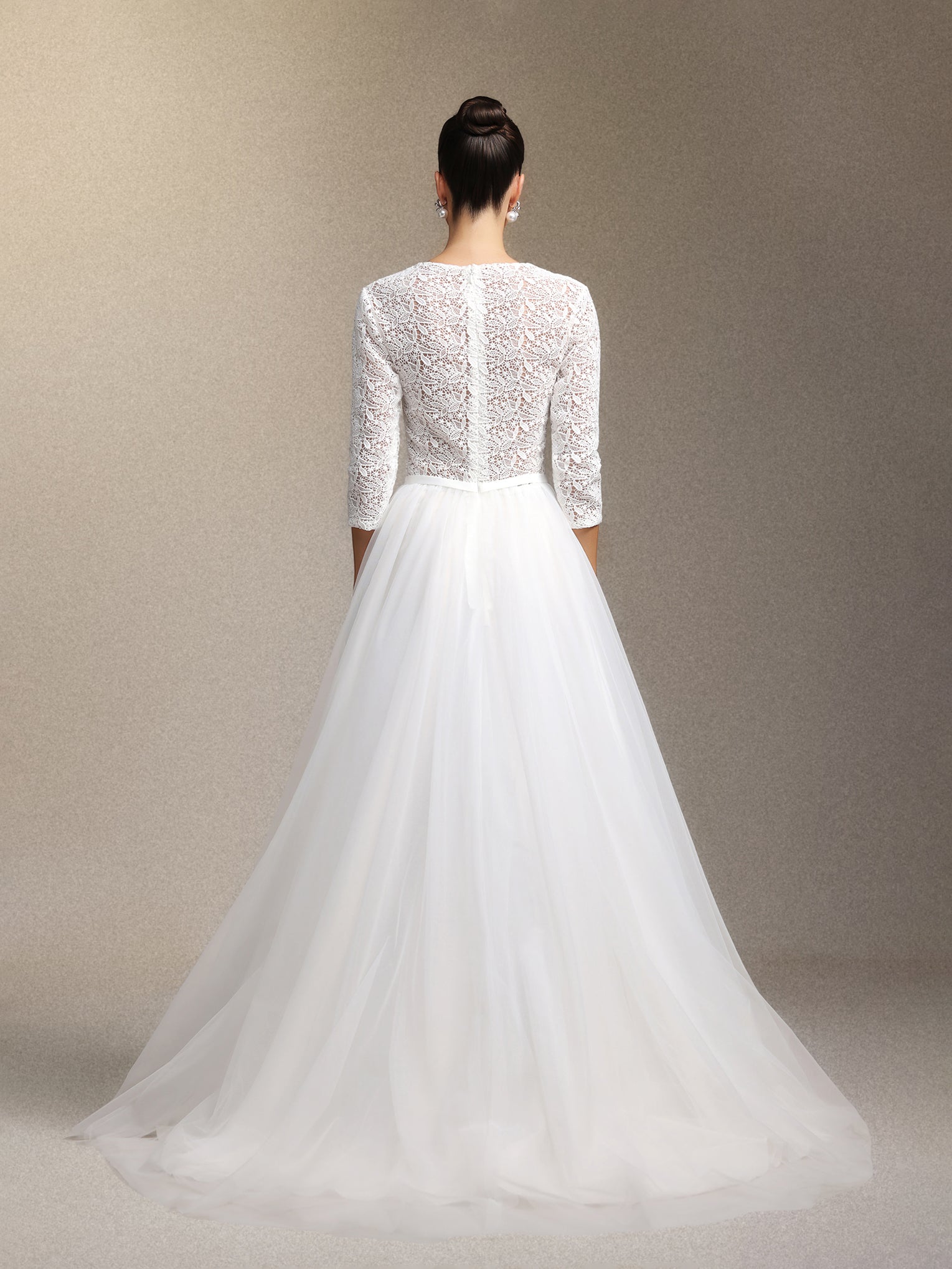 Lace tulle long-sleeved long-length wedding dress	