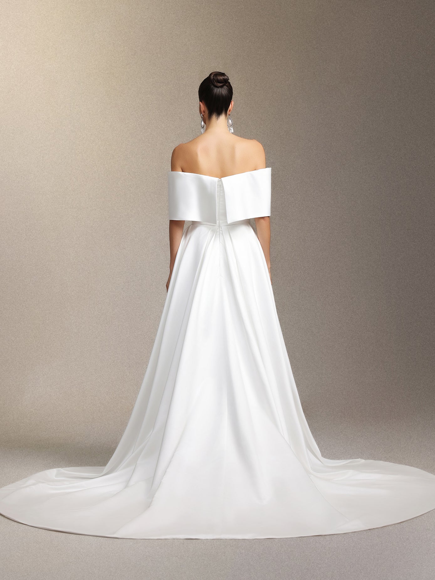 Quinta One-shoulder fish tail maxi wedding dress	