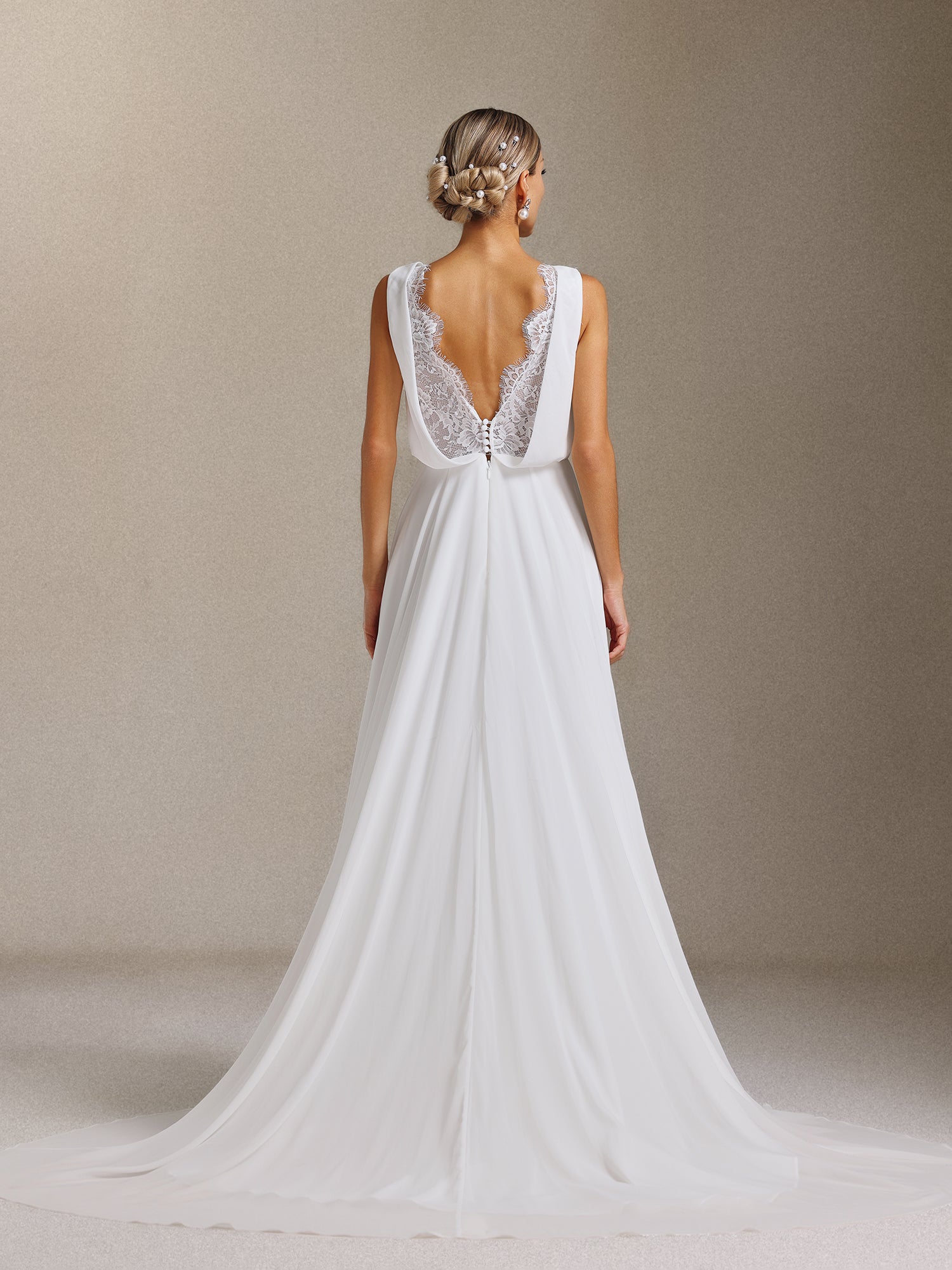 Kerade Pleated V-neck backless Maxi wedding Dress	
