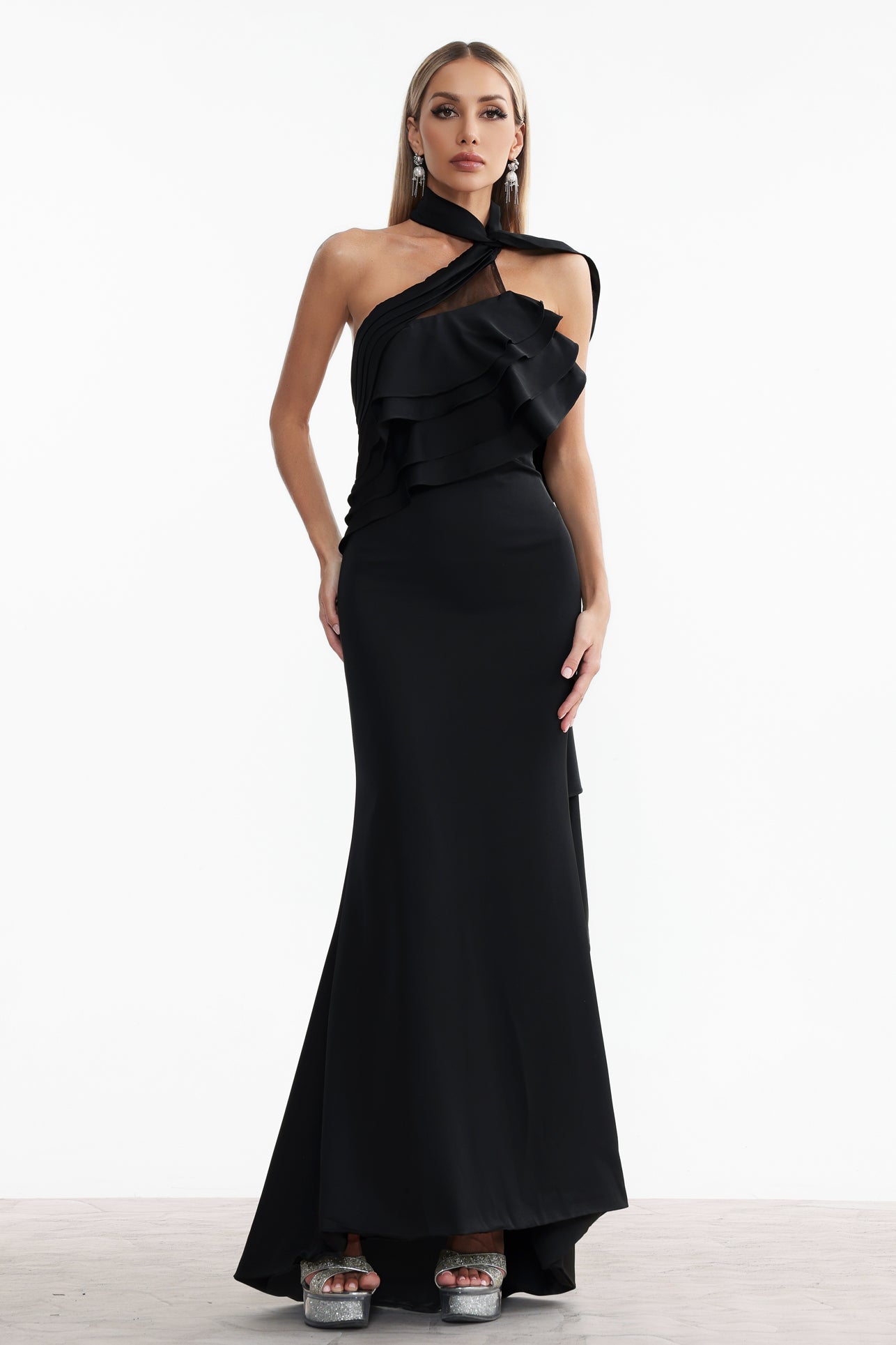 Willa Sleeveless Halter Flounce Maxi Dress	