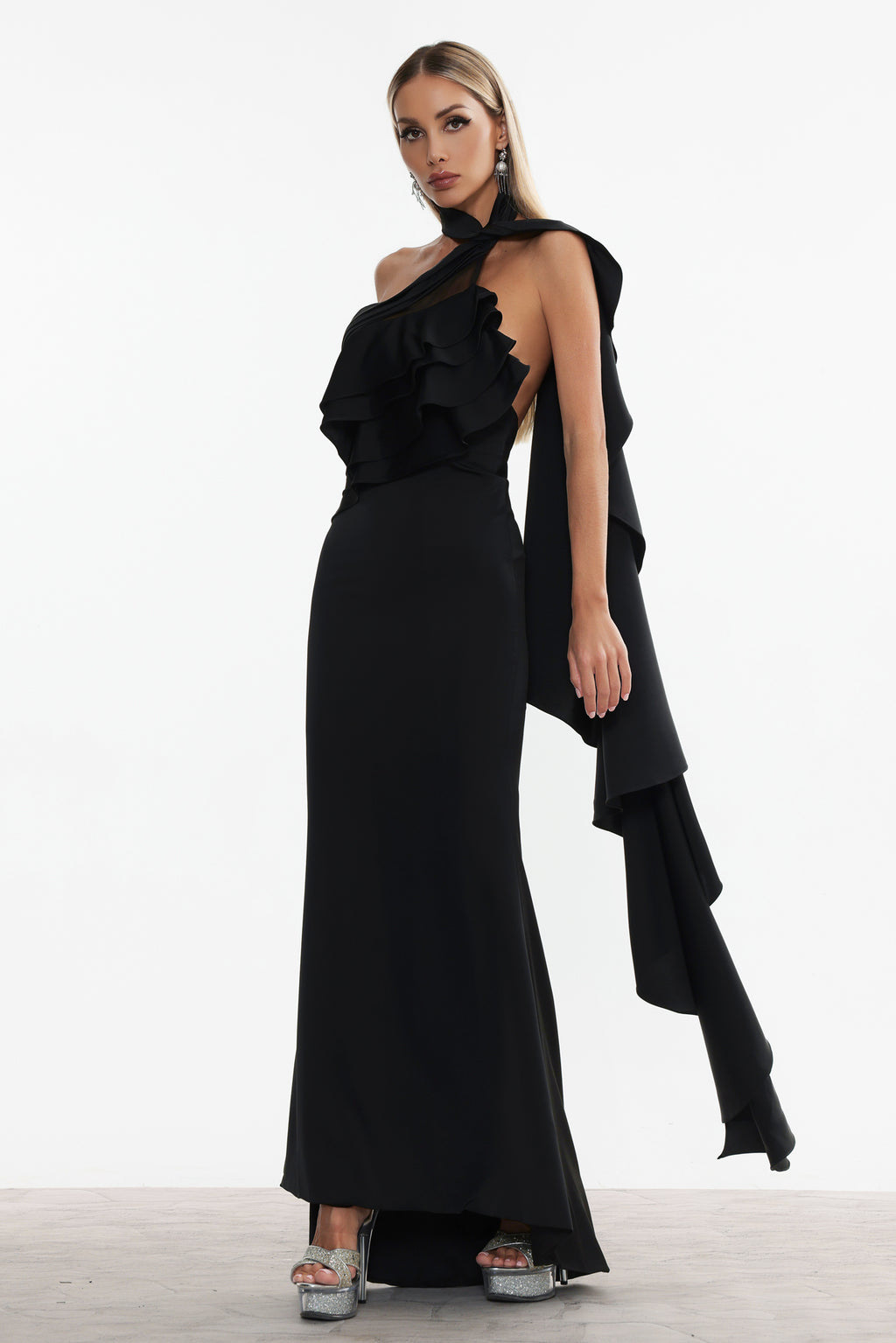 Willa Sleeveless Halter Flounce Maxi Dress	