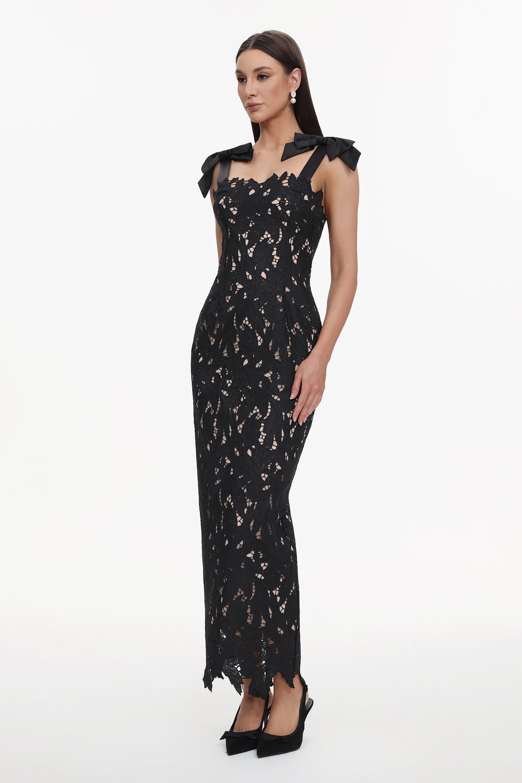 Lucretia Sleeveless Lace Bow Maxi Dress	