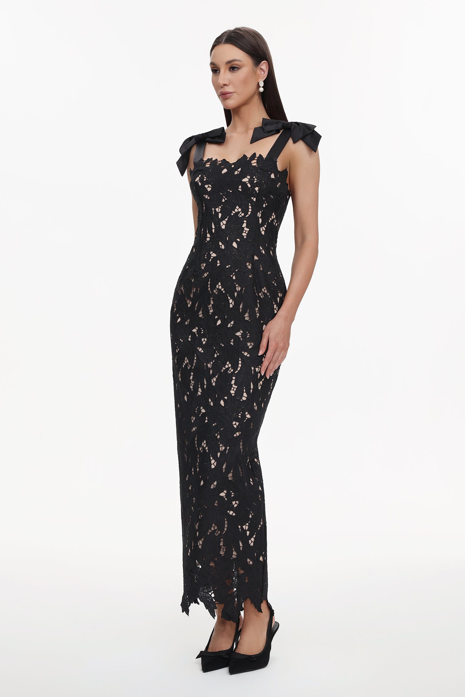 Lucretia Sleeveless Lace Bow Maxi Dress	