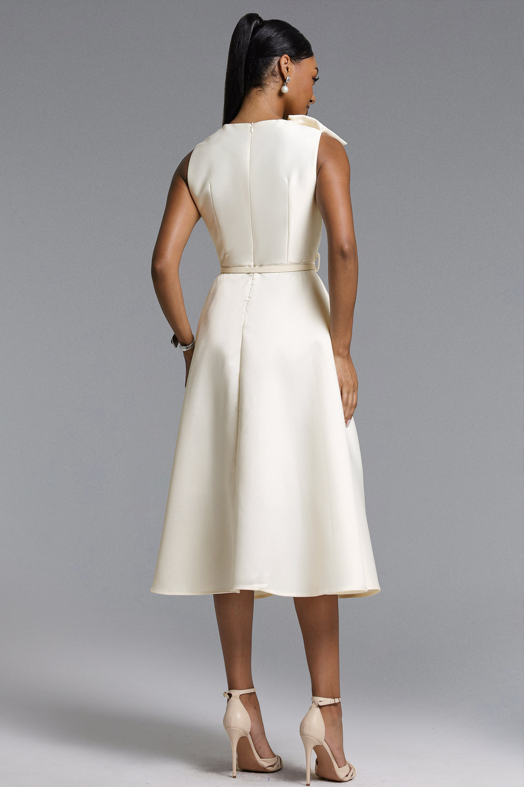 Fallon Elegant Tailored Sleeveless Bow Detailed Woven Maxi Dress	