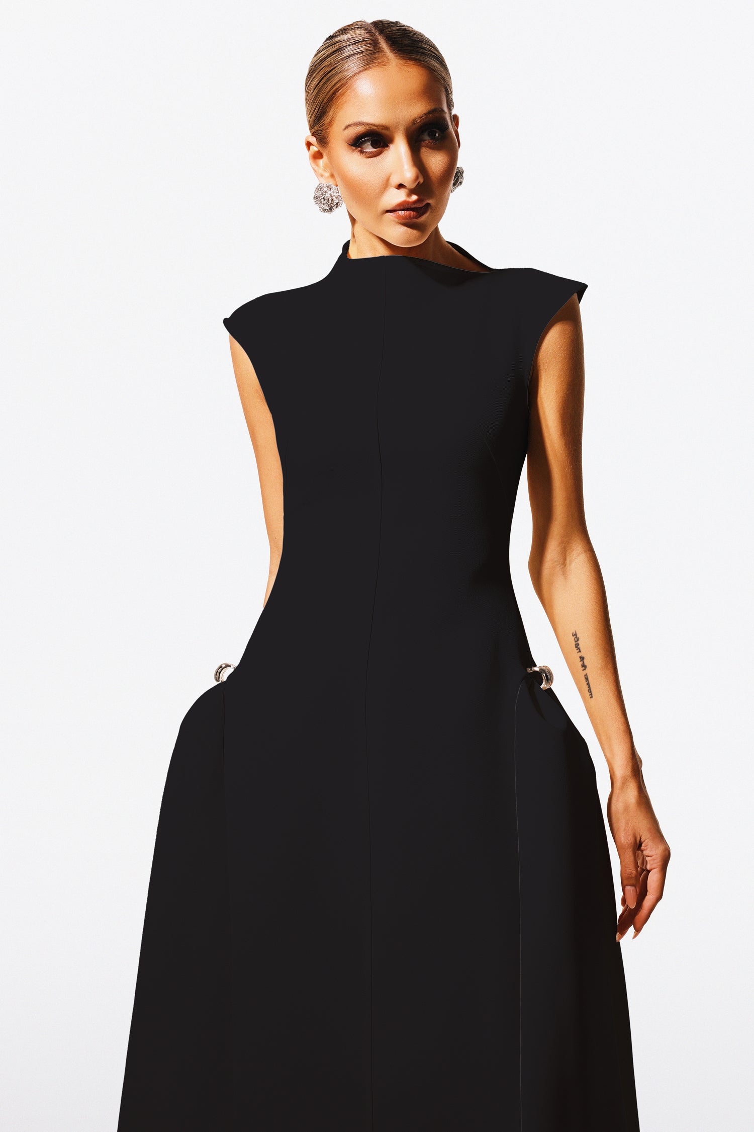Paca Choker Sleeveless Maxi Dress	